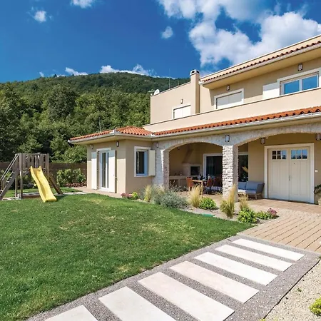 Holiday home Awesome In With 5 Bedrooms, Sauna And Outdoor Swimming Pool