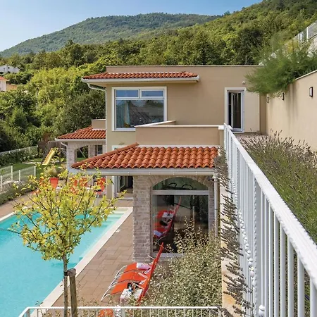 Awesome In With 5 Bedrooms, Sauna And Outdoor Swimming Pool Holiday home *