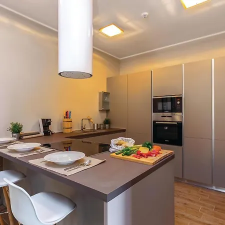 Holiday home Awesome In With 5 Bedrooms, Sauna And Outdoor Swimming Pool Veprinac