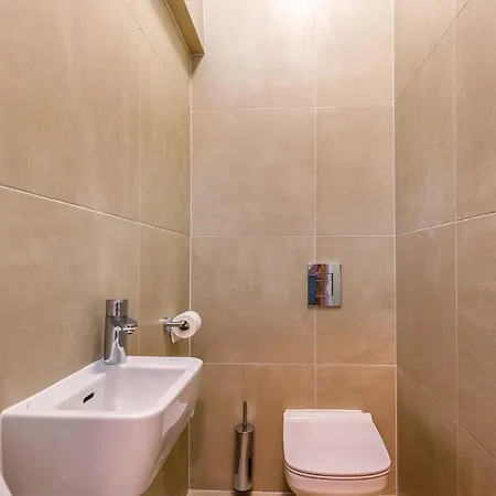 Awesome In With 5 Bedrooms, Sauna And Outdoor Swimming Pool * Veprinac